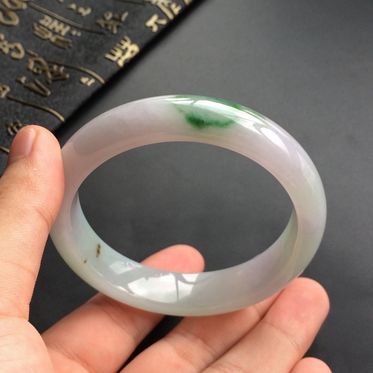 (超值推荐)糯冰种淡紫罗兰略飘花手镯(57.3mm)