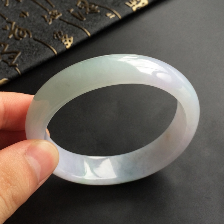 (超值推荐)糯冰种淡紫罗兰略飘花贵妃镯(56mm-50.2mm)