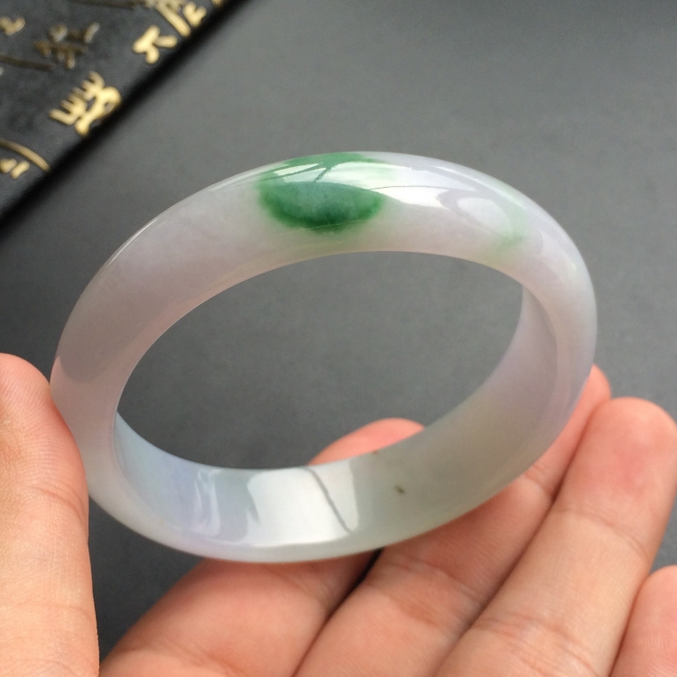 (超值推荐)糯冰种淡紫罗兰略飘花贵妃镯(56mm-50.2mm)