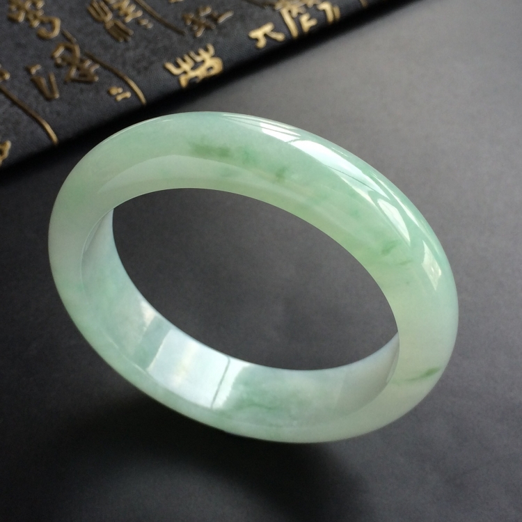 (超值推荐)糯冰种飘花手镯(56.3mm)
