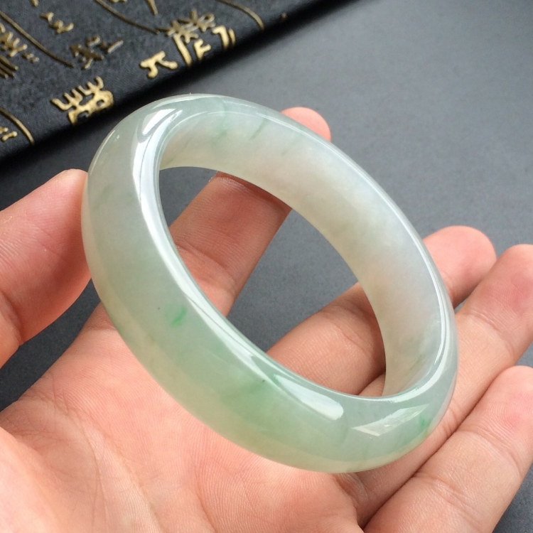 (超值推荐)糯冰种飘花手镯(57.4mm)