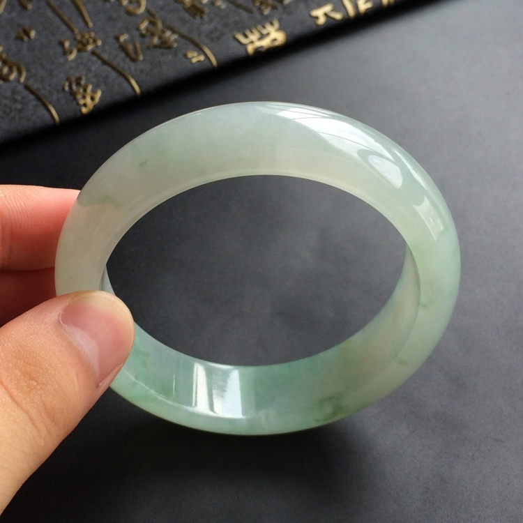 (超值推荐)糯冰种飘花手镯(57.4mm)