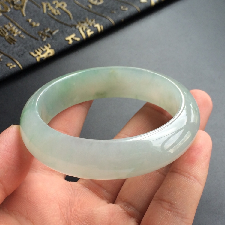 (超值推荐)糯冰种飘花手镯(57.4mm)