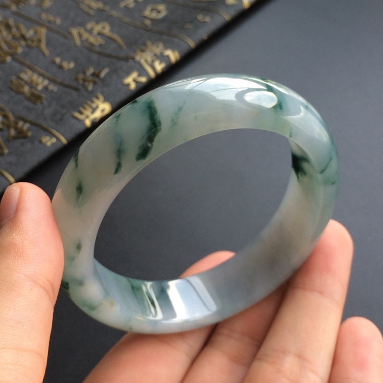 (超值推荐)糯冰种飘花手镯(57.5mm)