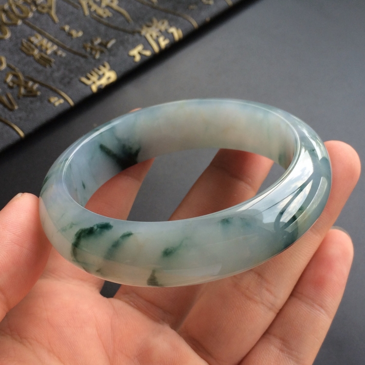 (超值推荐)糯冰种飘花手镯(57.5mm)
