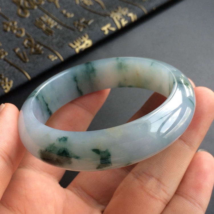 (超值推荐)糯冰种飘花手镯(55.2mm)