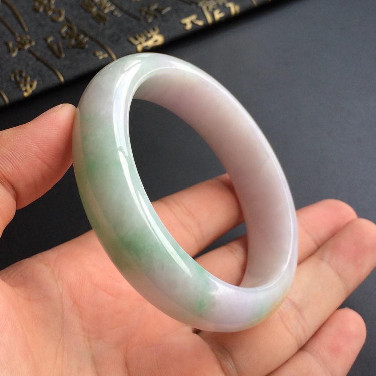(超值推荐)糯冰种淡三彩手镯(59.7mm)