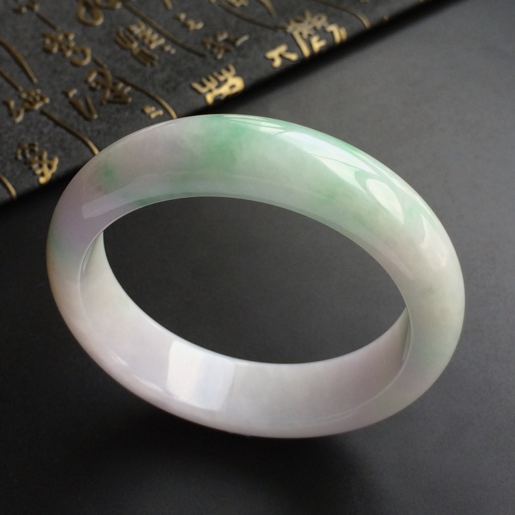 (超值推荐)糯冰种淡三彩手镯(59.7mm)