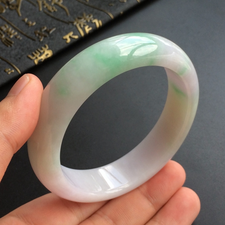 (超值推荐)糯冰种淡三彩手镯(59.7mm)