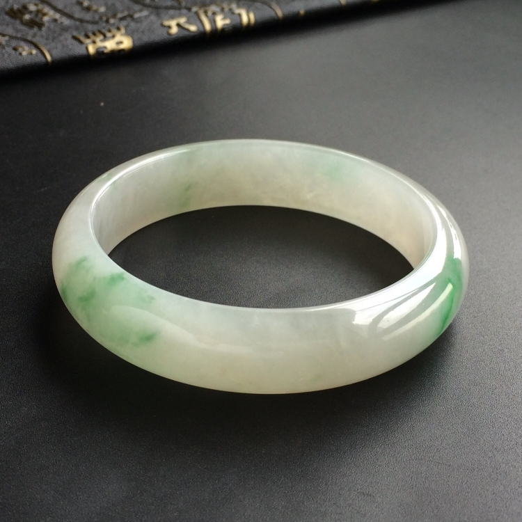 (超值推荐)糯冰种飘翠手镯(59mm)