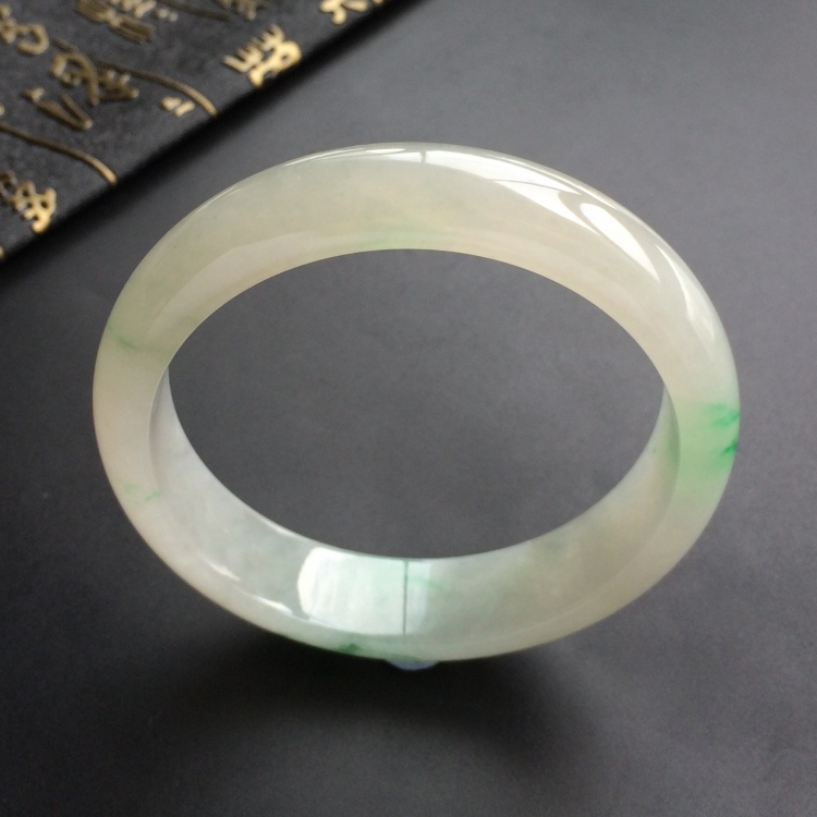 (超值推荐)糯冰种飘翠手镯(59mm)