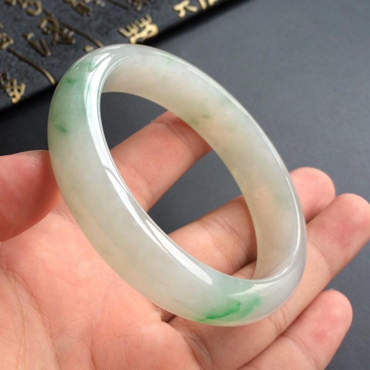 (超值推荐)糯冰种飘翠手镯(59mm)