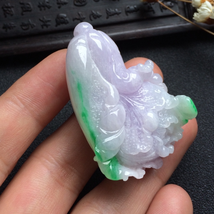 （超值推荐）糯冰种春带彩白菜挂件