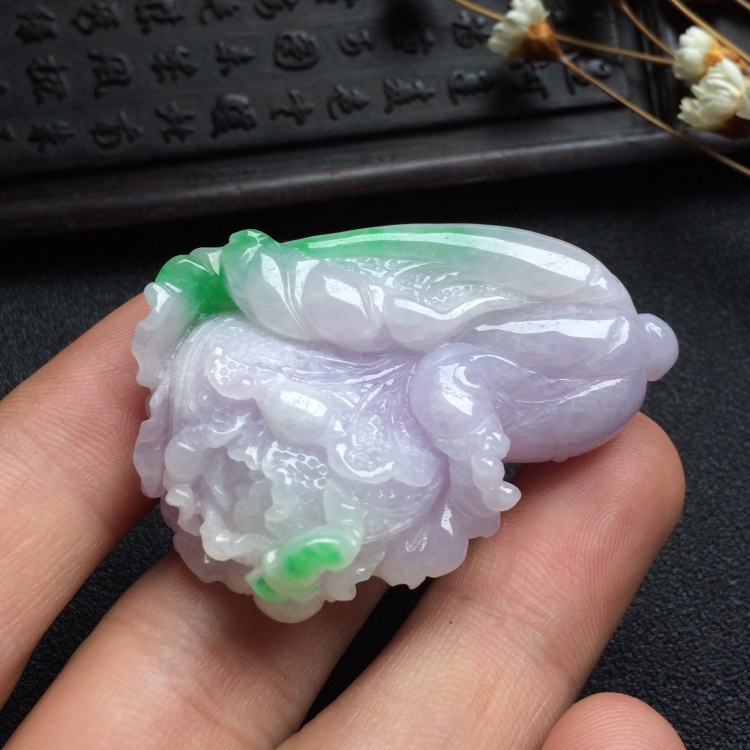 （超值推荐）糯冰种春带彩白菜挂件