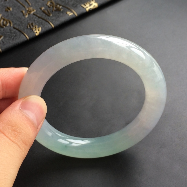 (超值推荐)糯冰种晴水圆条手镯(56.7mm)