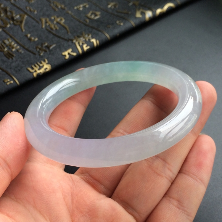 (超值推荐)糯冰种晴水圆条手镯(56.8mm)
