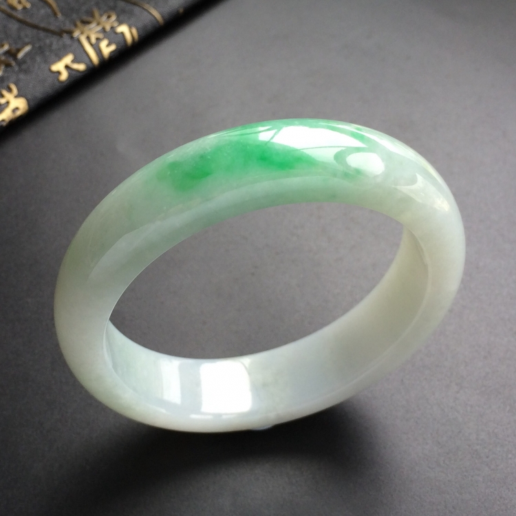 (超值推荐)糯冰种飘翠手镯(58.3mm)