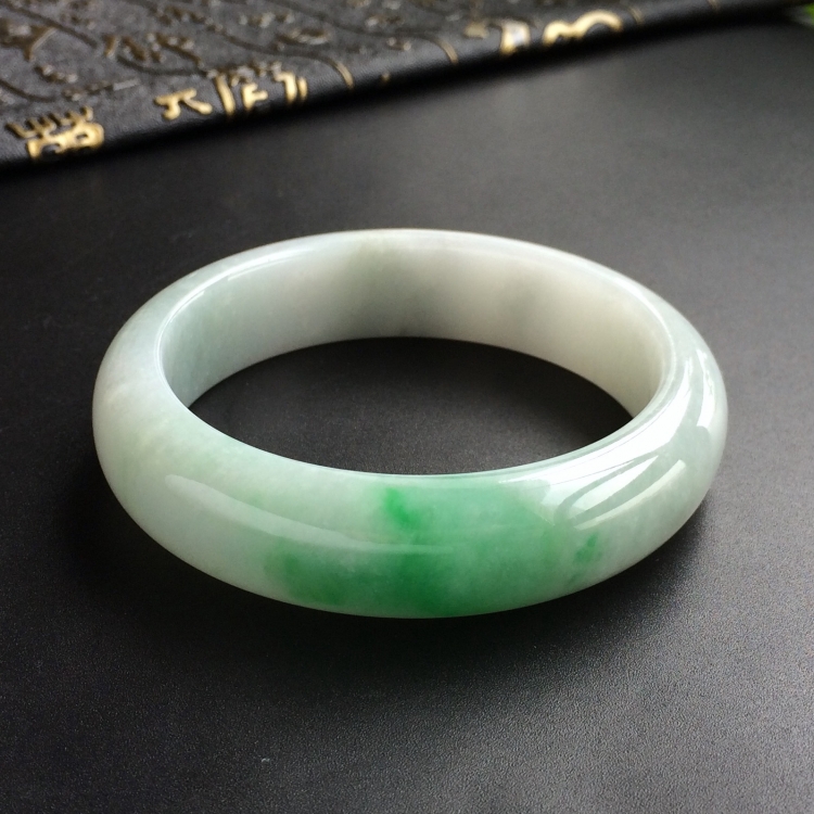 (超值推荐)糯冰种飘翠手镯(58.3mm)