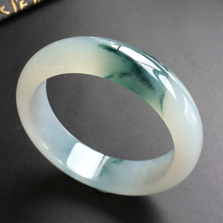 (超值推荐)糯冰种飘花手镯(55.7mm)