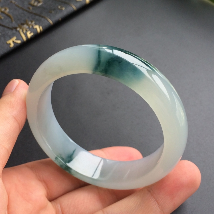 (超值推荐)糯冰种飘花手镯(55.7mm)
