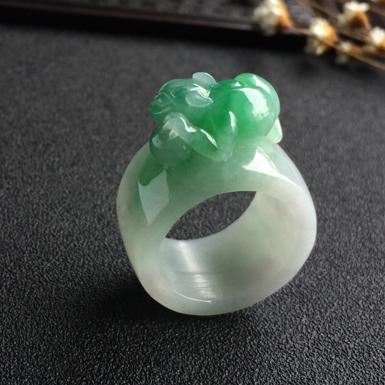 （超值推荐）糯冰种飘翠招财进宝扳指