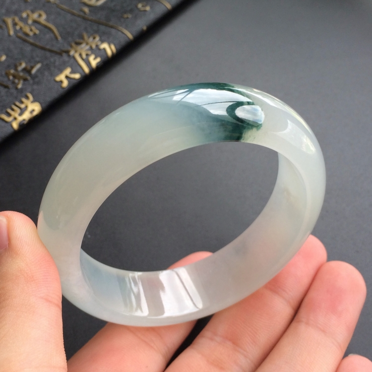 (超值推荐)糯冰种飘花手镯(56mm)