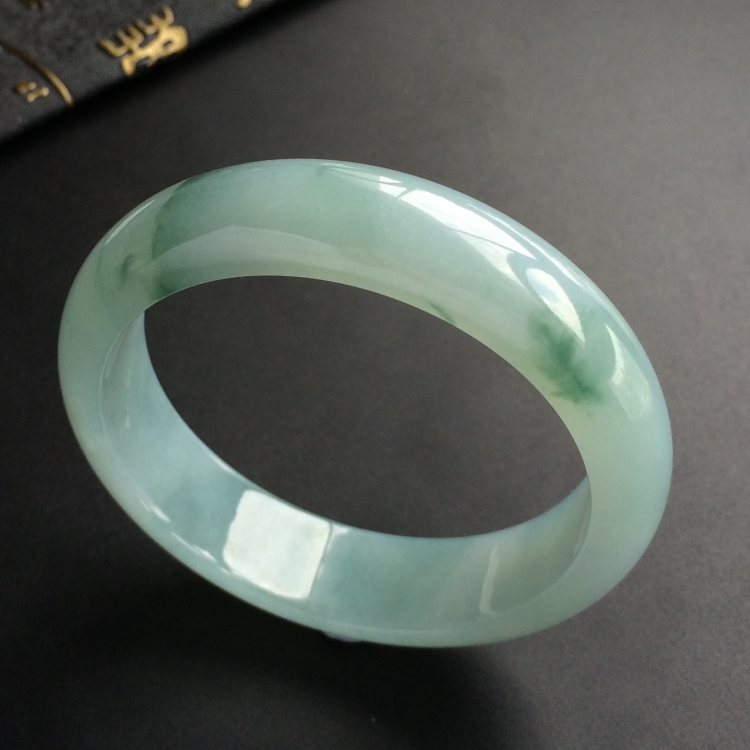 (超值推荐)糯冰种飘花手镯(55.7mm)