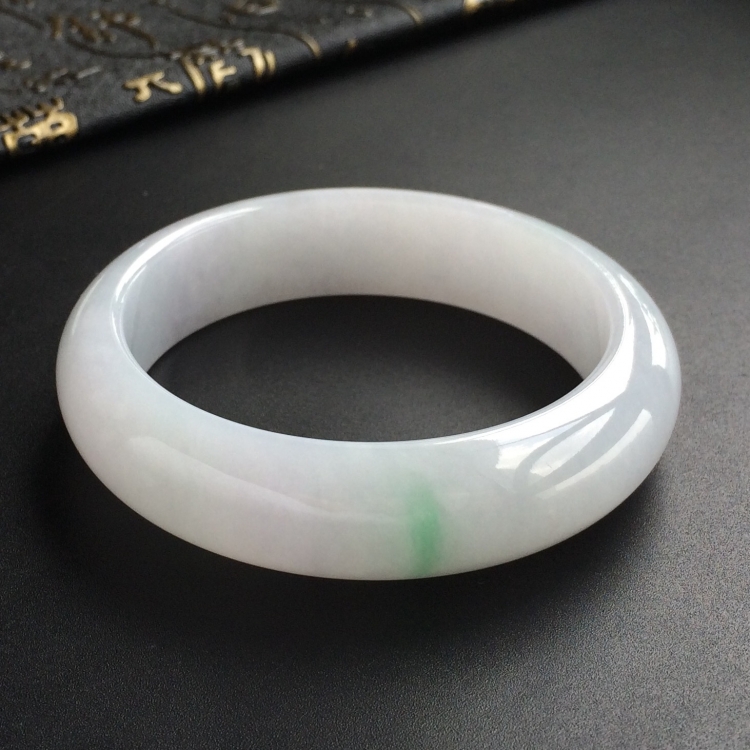 (超值推荐)糯冰种白底青手镯(57mm)