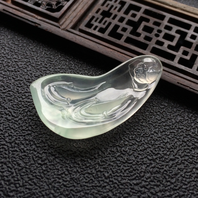 (超值推荐)冰玻种淡晴水年年有余挂件