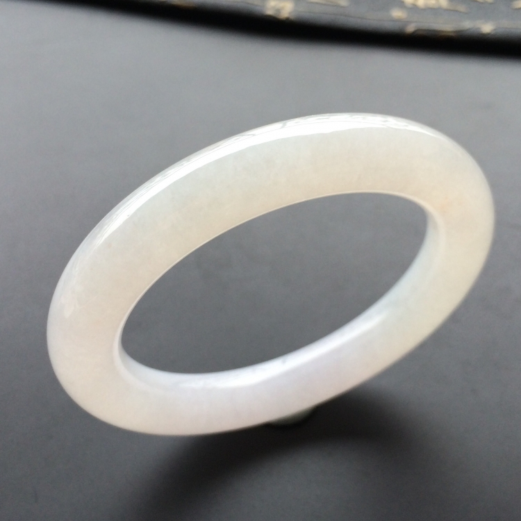 (超值推荐)糯冰种淡晴水圆条手镯(57.7mm)