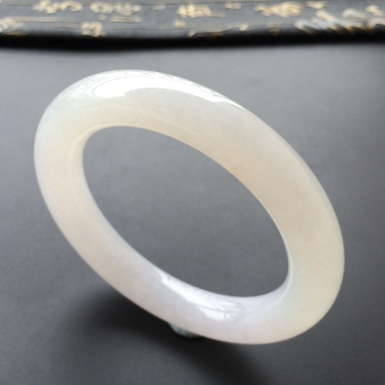 (超值推荐)糯冰种淡晴水圆条手镯(57.7mm)