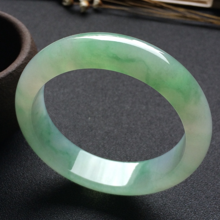 （超值推荐）糯冰种飘花手镯（57.8mm）