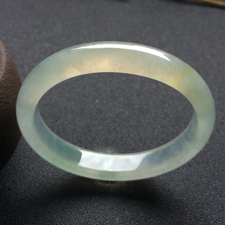 （超值推荐）冰种淡晴水贵妃镯（53.1mm-46.7mm）