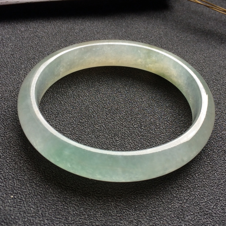 （超值推荐）冰种淡晴水贵妃镯（53.1mm-46.7mm）