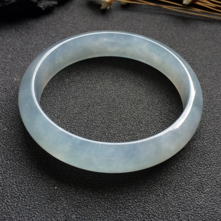 （超值推荐）冰种淡晴水手镯（56.4mm）
