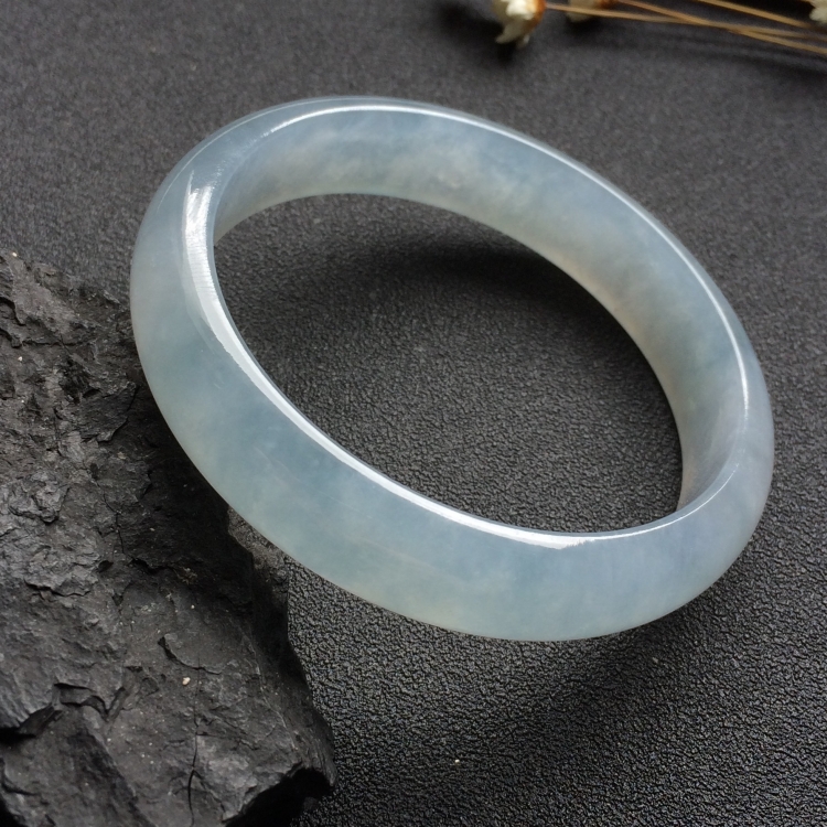（超值推荐）冰种淡晴水手镯（56.4mm）