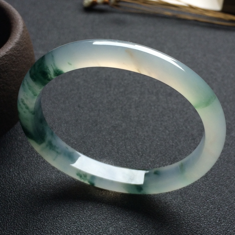 （超值推荐）冰种飘花贵妃镯（55.9mm-48mm）