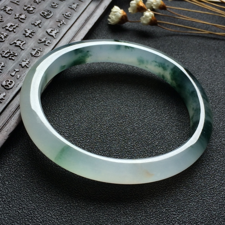 （超值推荐）冰种飘花贵妃镯（55.9mm-48mm）