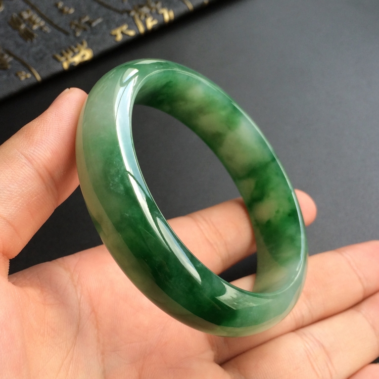 (超值推荐)糯冰种飘花手镯(58.5mm)