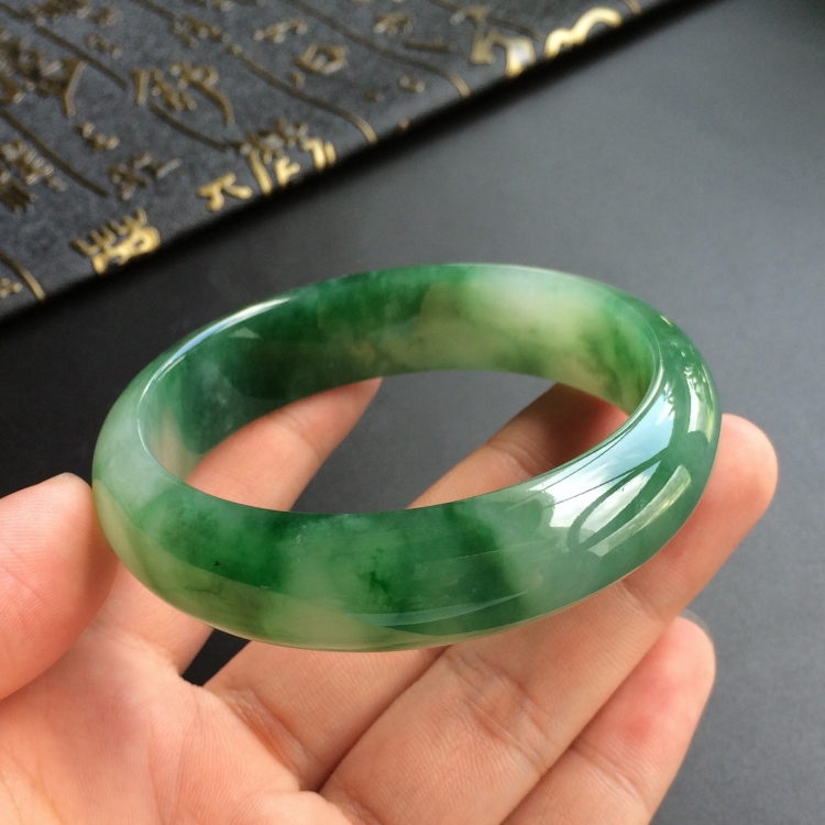 (超值推荐)糯冰种飘花手镯(58.5mm)