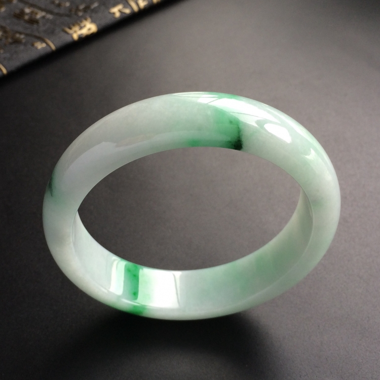 (超值推荐)糯冰种飘翠手镯(58.7mm)