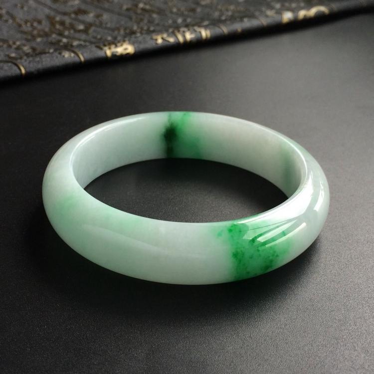 (超值推荐)糯冰种飘翠手镯(58.7mm)