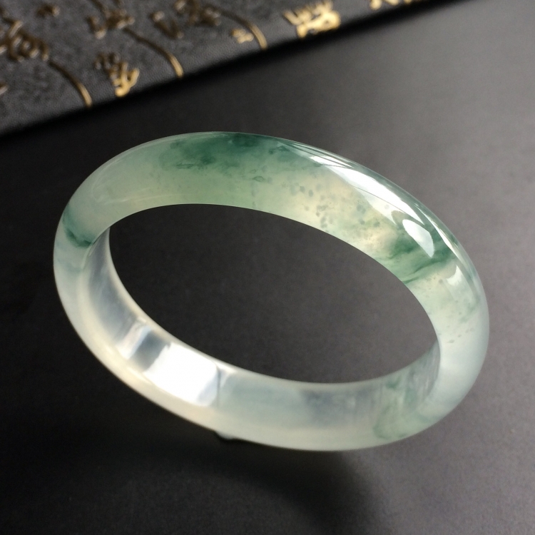 (超值推荐)冰种飘花贵妃镯(53.7mm-47mm)