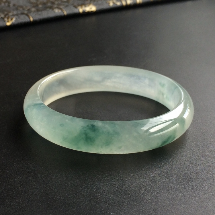 (超值推荐)冰种飘花贵妃镯(53.7mm-47mm)