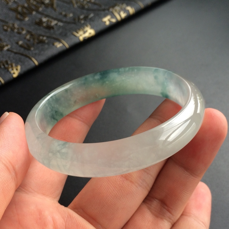 (超值推荐)冰种飘花贵妃镯(53.7mm-47mm)