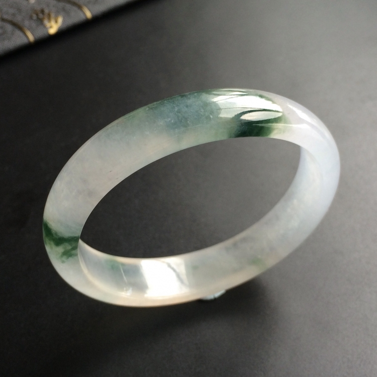 (超值推荐)冰种飘花贵妃镯(55mm-47.5mm)