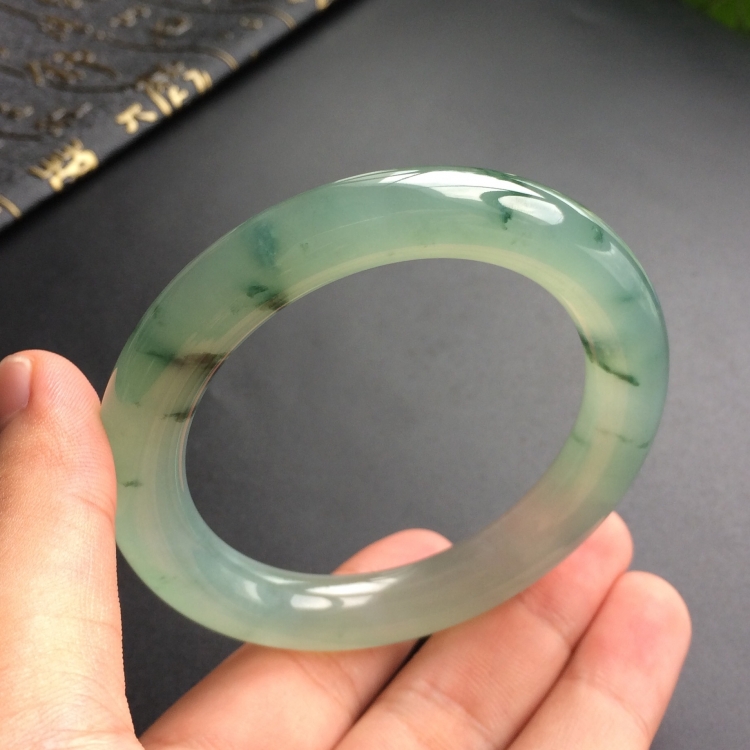 (超值推荐)冰种飘花圆条手镯(54.5mm)