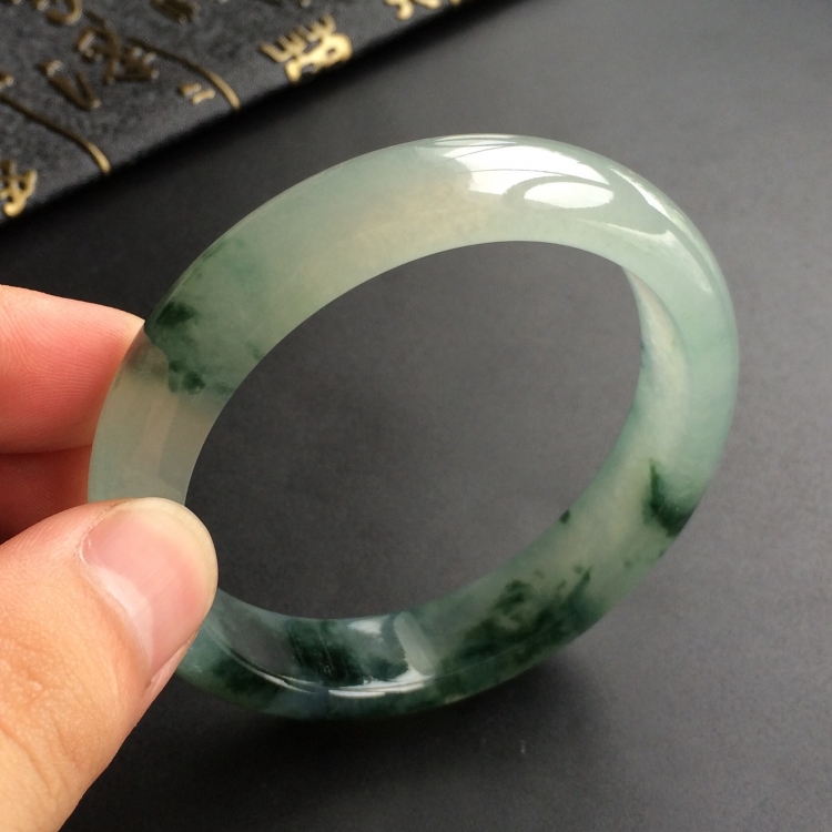 (超值推荐)冰种飘花手镯(55.1mm)
