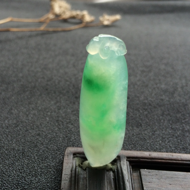 （超值推荐）冰种飘绿花福瓜挂件