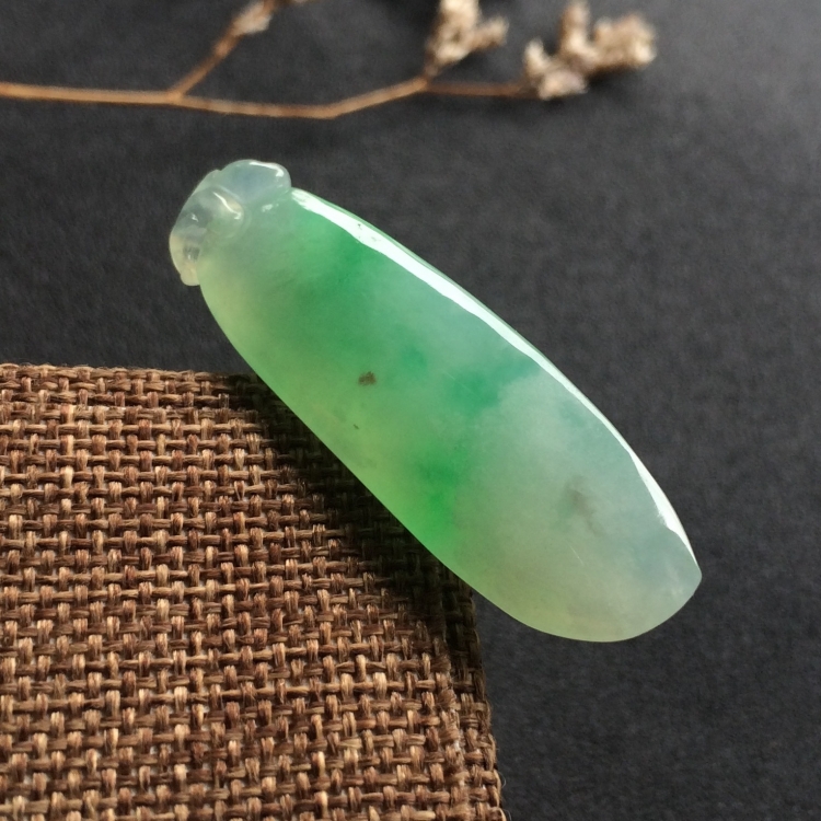 （超值推荐）冰种飘绿花福瓜挂件